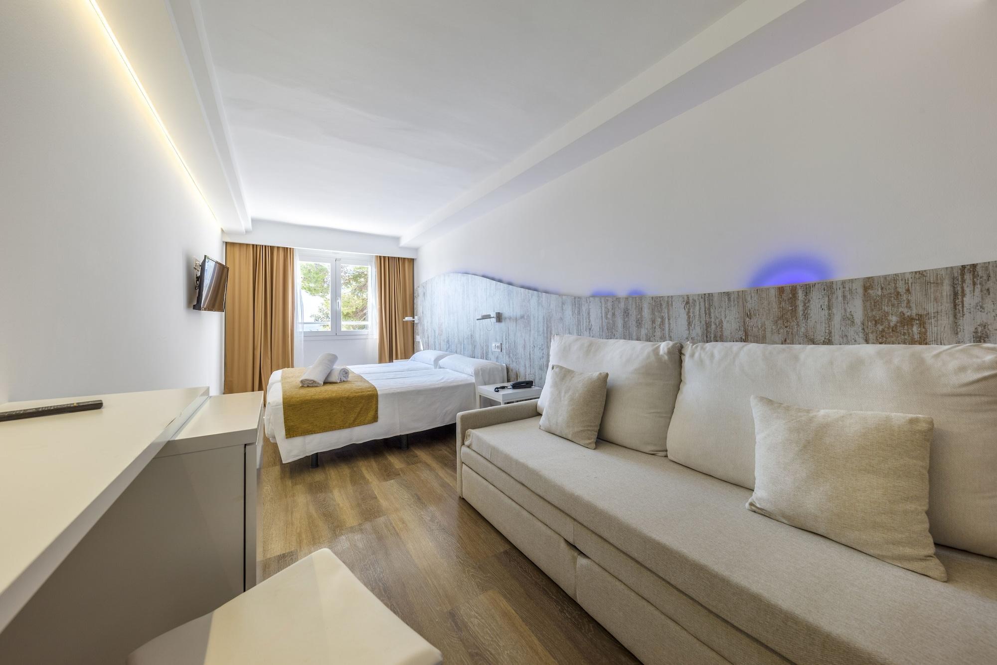 Welikehotel Triton Beach (Adults Only) Cala Ratjada  Exterior photo
