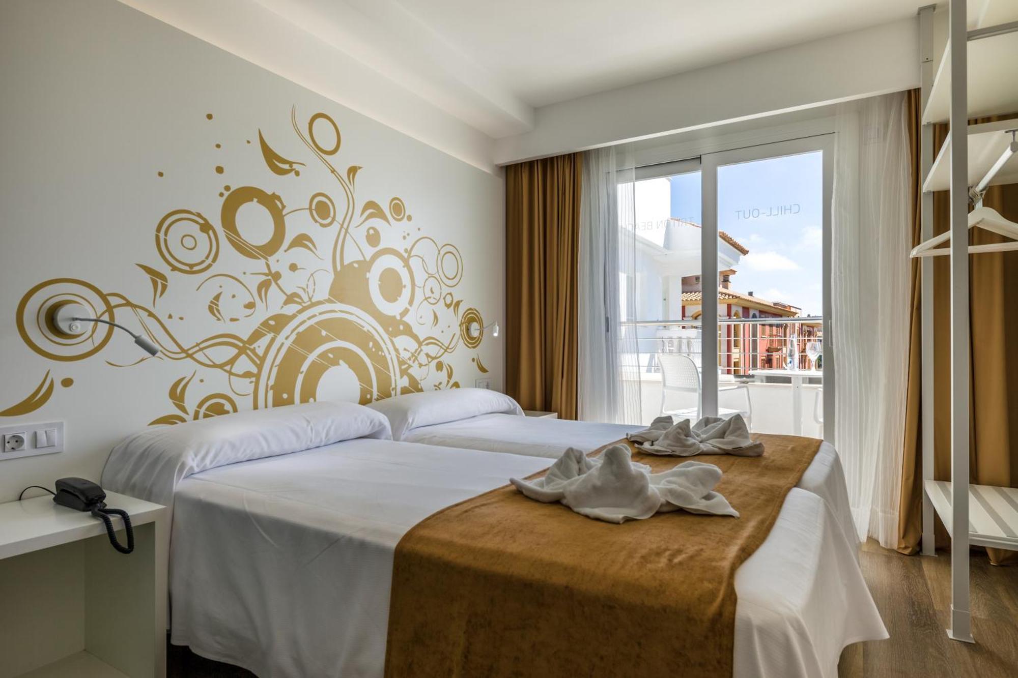 Welikehotel Triton Beach (Adults Only) Cala Ratjada  Exterior photo